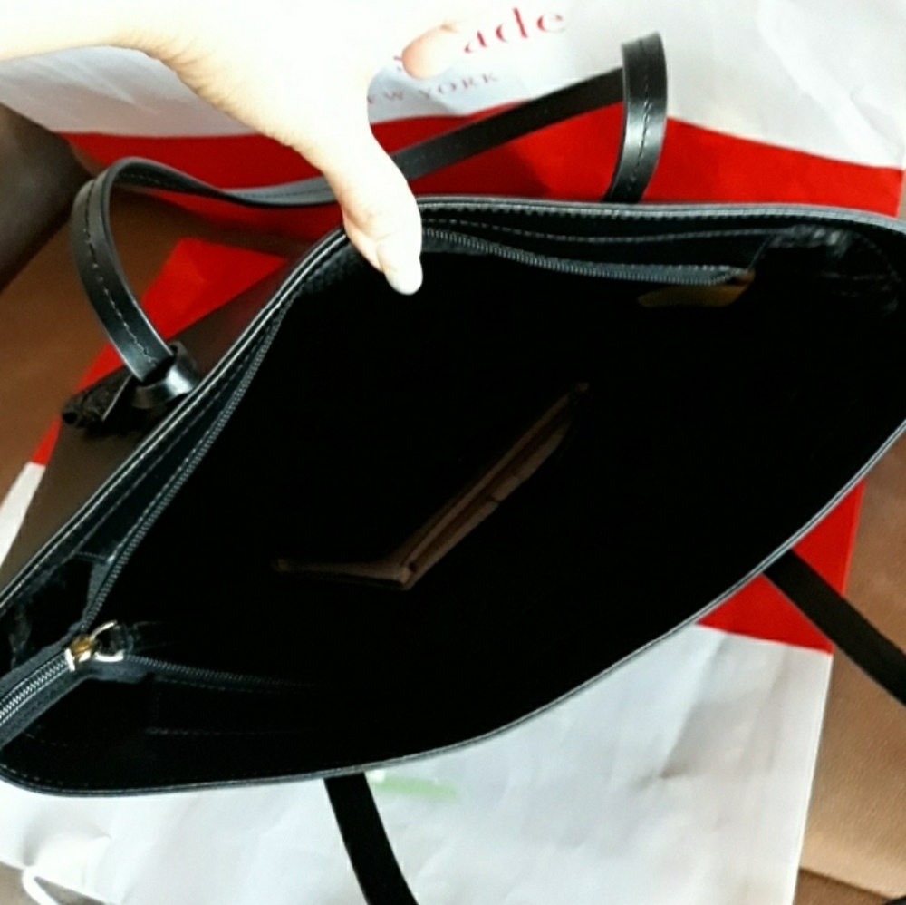 Kate Spade shoppers tote w/ wallet set - Picture 6 of 7